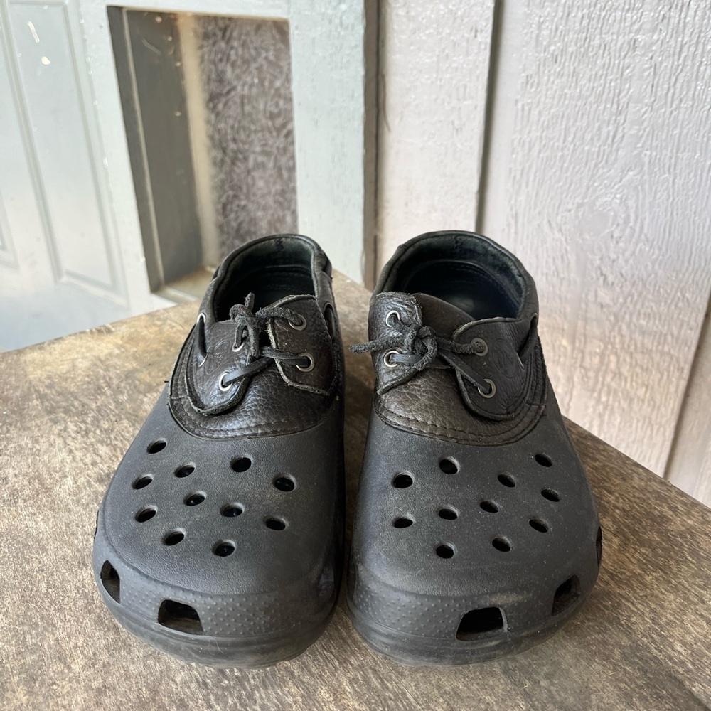 Crocs Men 10 Women 12 Pit Crew Leather Boat Deck Shoe Lace Up Black